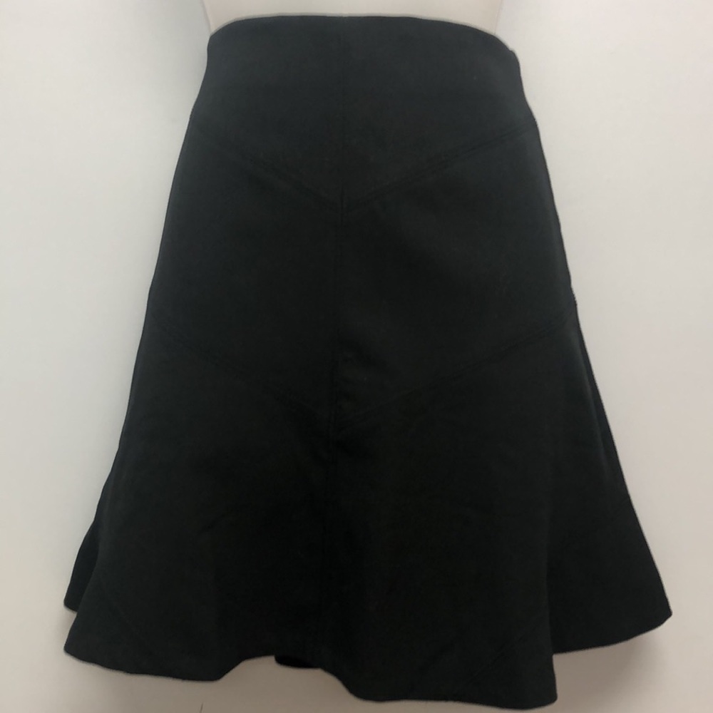Loft black flippy skirt